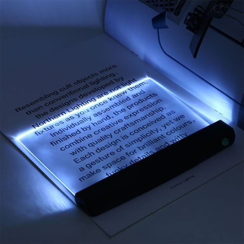 Přenosné LED světlo na čtení